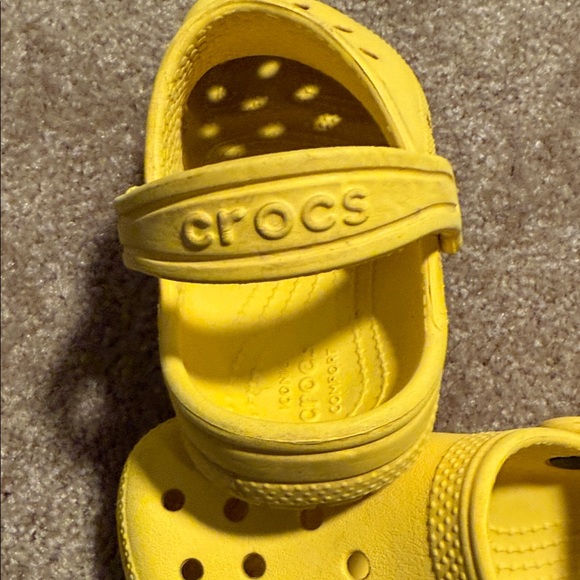 Kids Yellow Crocs - Picture 4 of 10